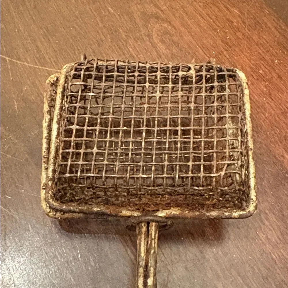 Antique Early Farmhouse primitive, Soap Saver, Metal Mesh, Laundry